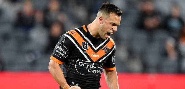 Relive the final moments of Wests Tigers v Bulldogs